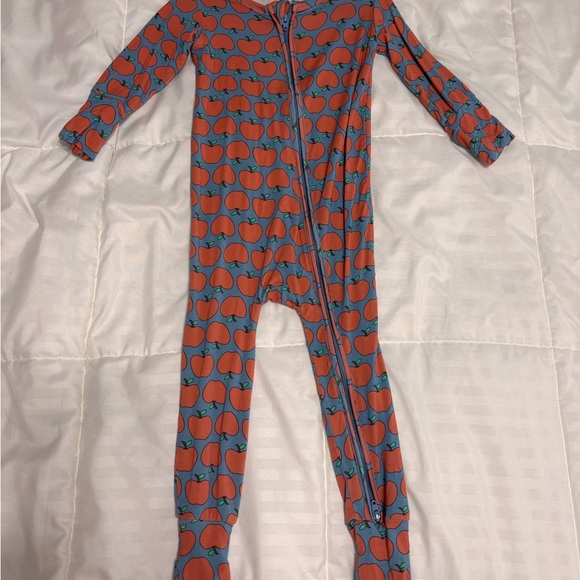 Gigi and Max Peach Print Sleeper - Picture 1 of 1